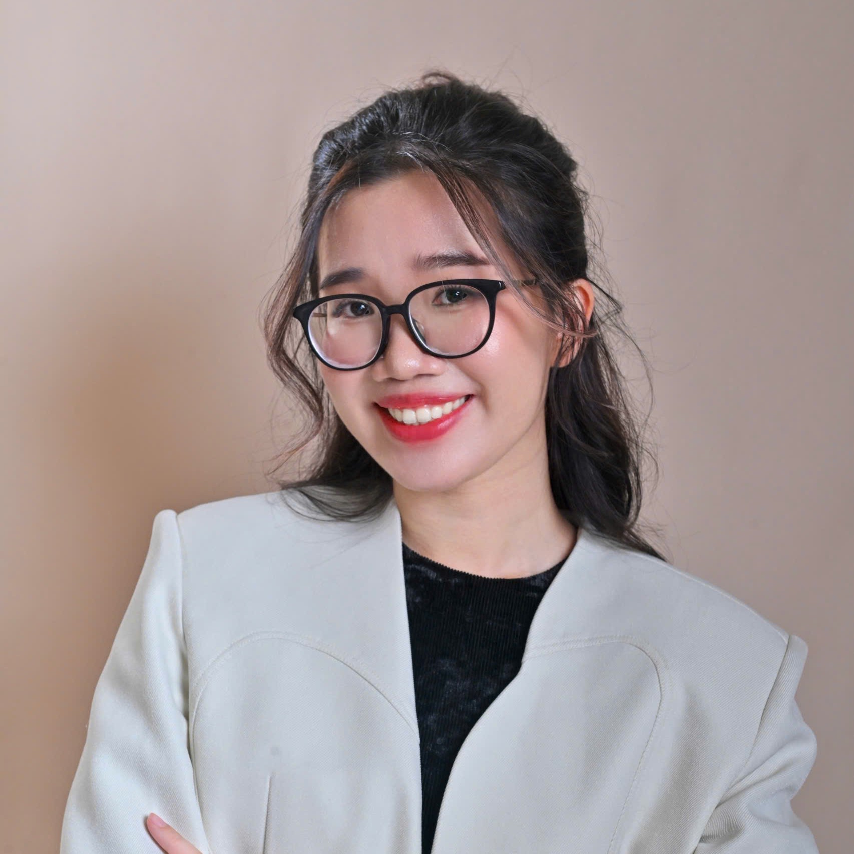 LƯU NGUYỄN THU HÀ